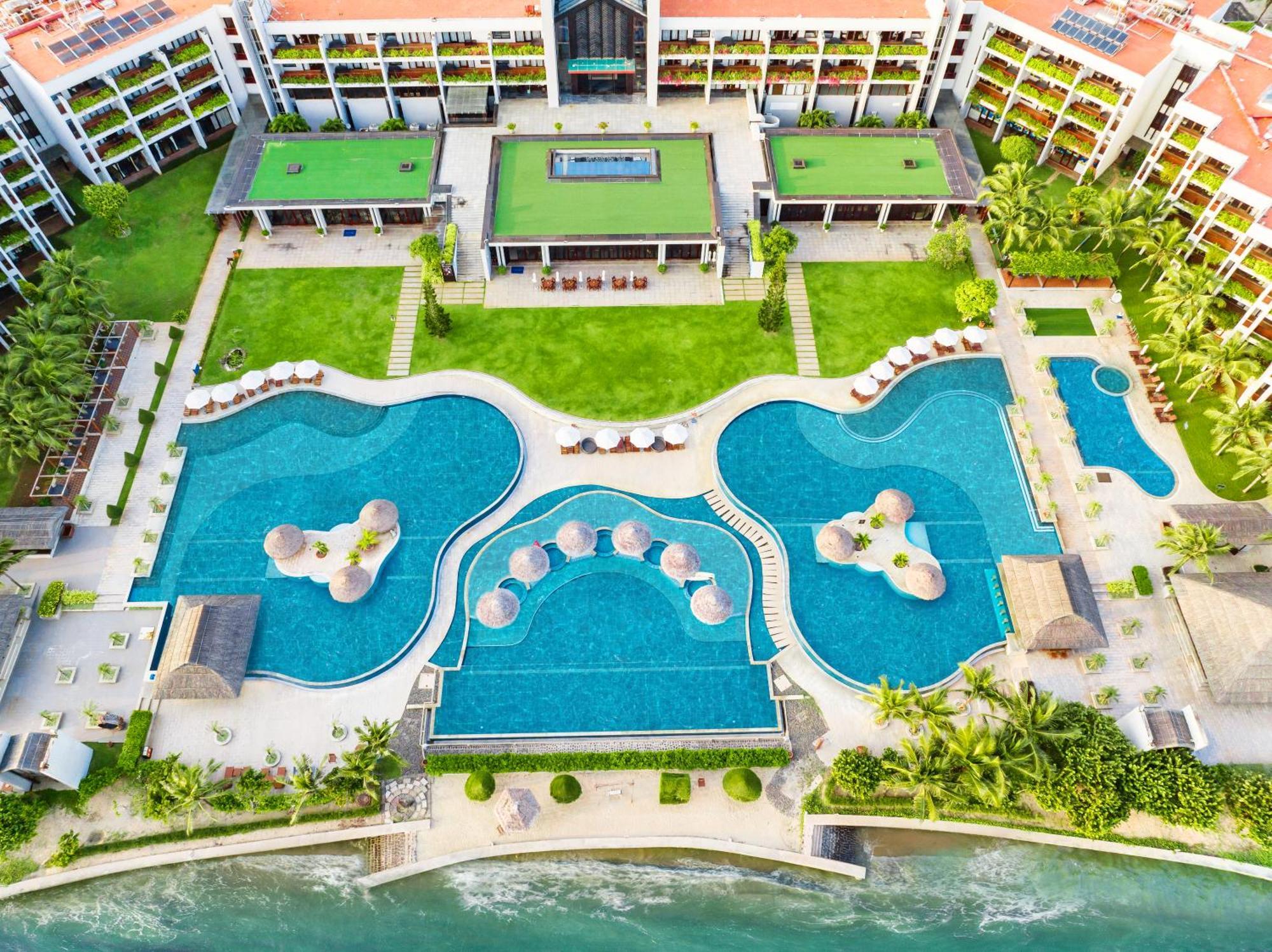 Vietsovpetro Ho Tram Beach Resort & Spa Exterior photo