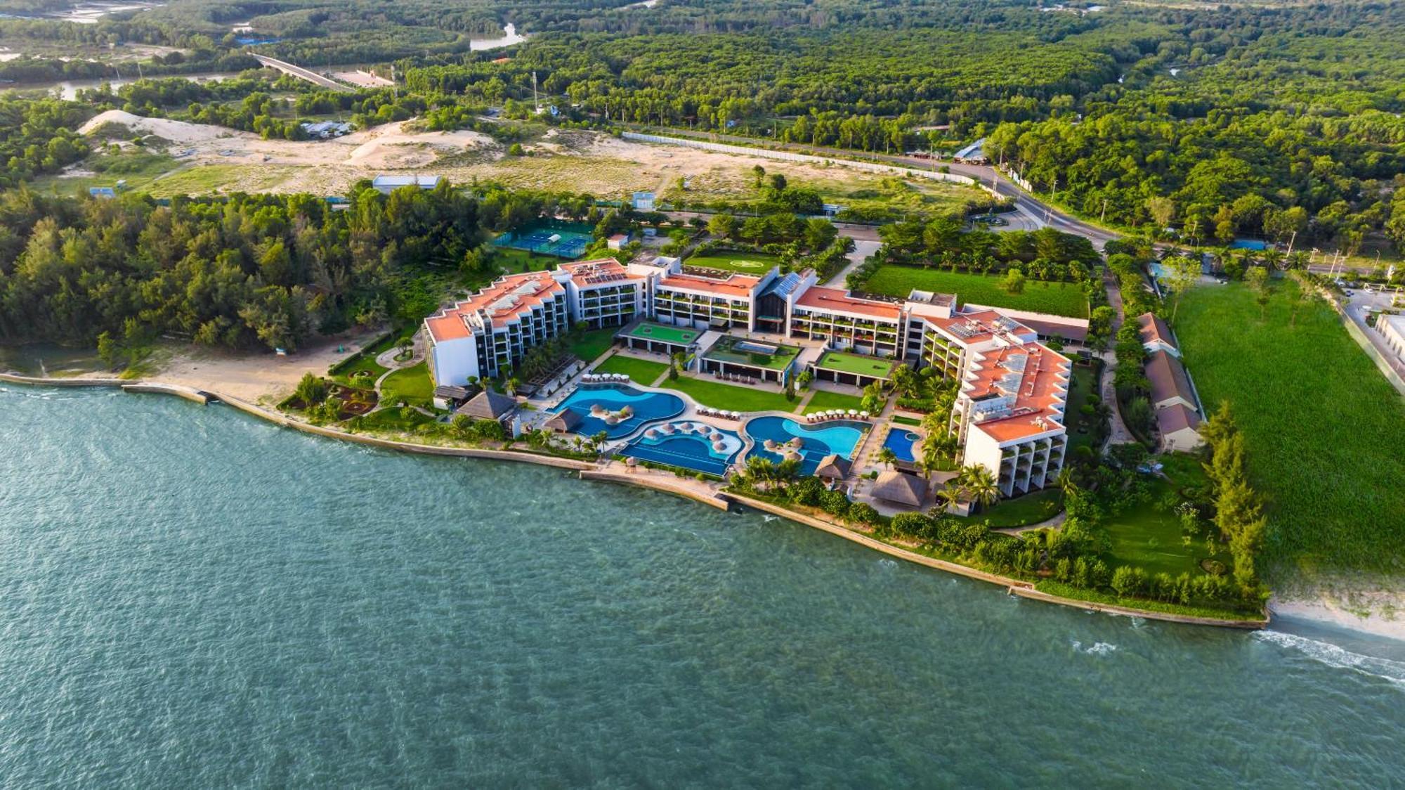 Vietsovpetro Ho Tram Beach Resort & Spa Exterior photo